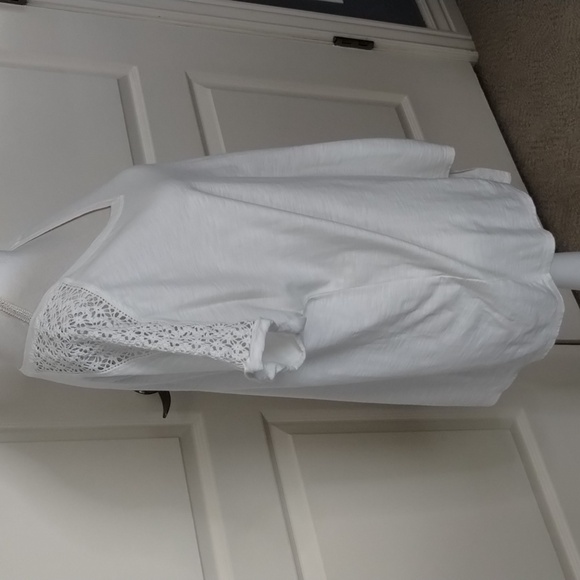 Westbound crochet shoulders heather slub white V-neck tee draw up hem - Picture 4 of 10